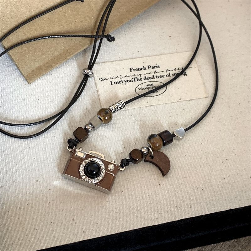 Wholesale Vintage Brown Camera Pearl Necklace Sweater Chain